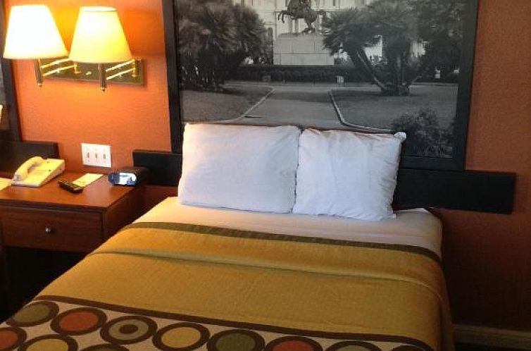 Super 8 by Wyndham New Orleans