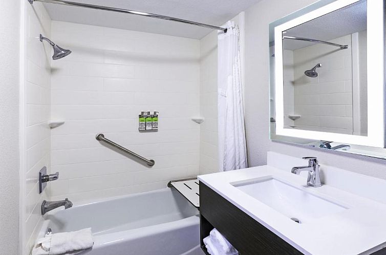 Holiday Inn Express New Orleans East, an IHG Hotel