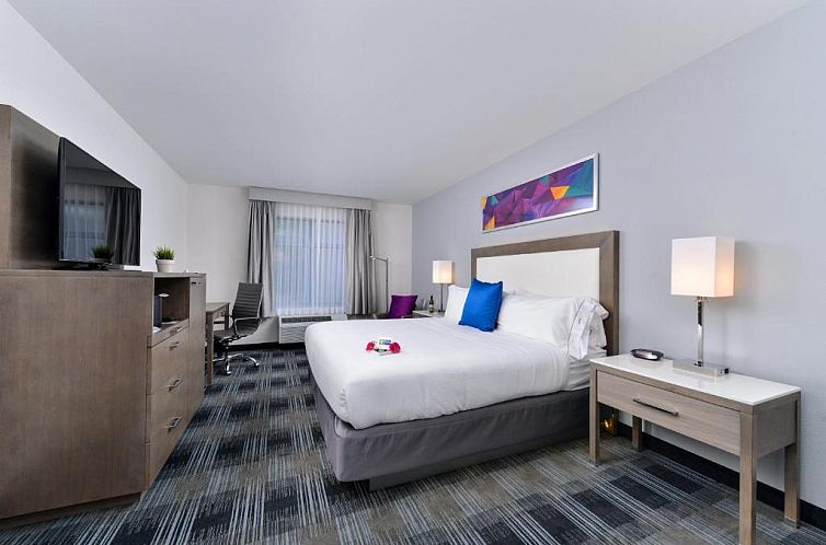 Holiday Inn Express & Suites San Diego - Mission Valley, an 