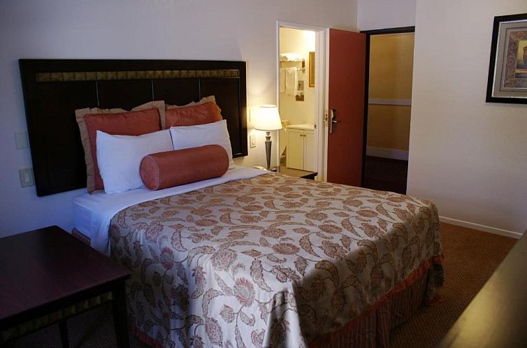 Harborview Inn & Suites-Convention Center-Airport-Gaslamp-Se