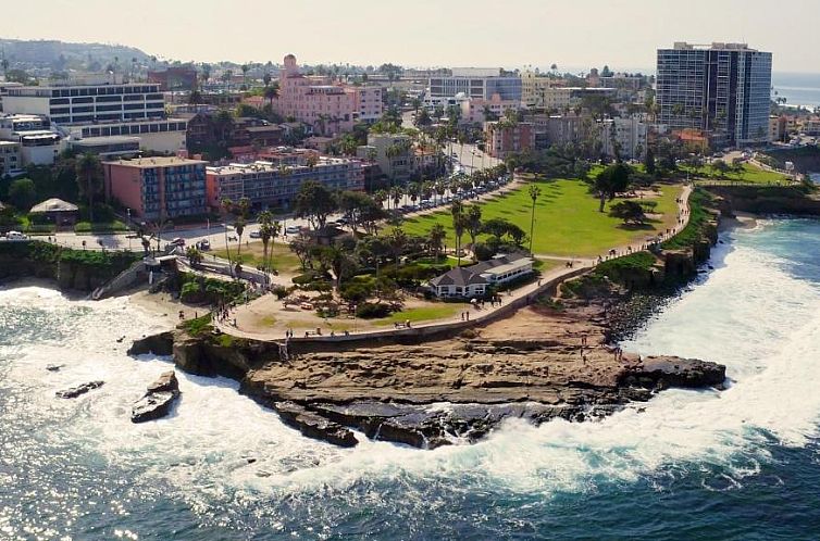 Inn by the Sea, at La Jolla