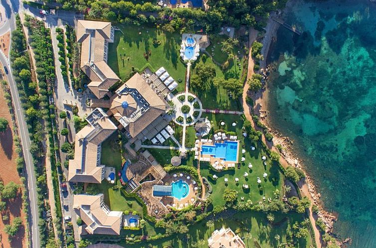 The St. Regis Mardavall Mallorca Resort