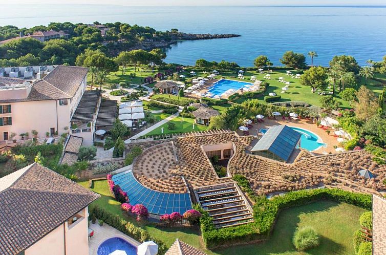 The St. Regis Mardavall Mallorca Resort