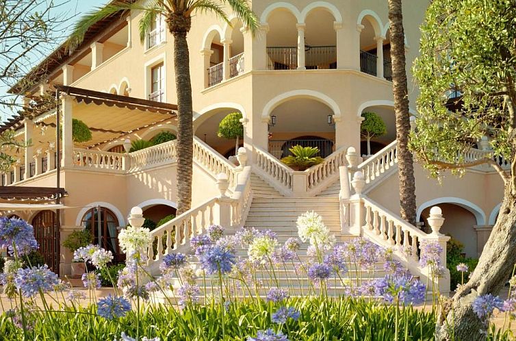 The St. Regis Mardavall Mallorca Resort