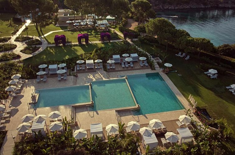 The St. Regis Mardavall Mallorca Resort