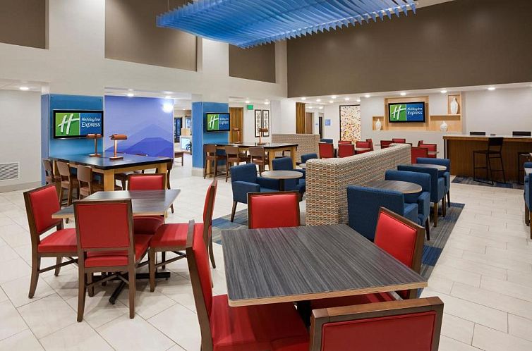 Holiday Inn Express Hotel & Suites Minneapolis-Golden Valley