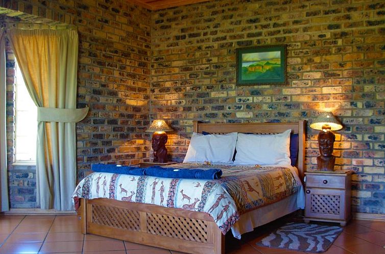 Thaba Tsweni Lodge & Safaris