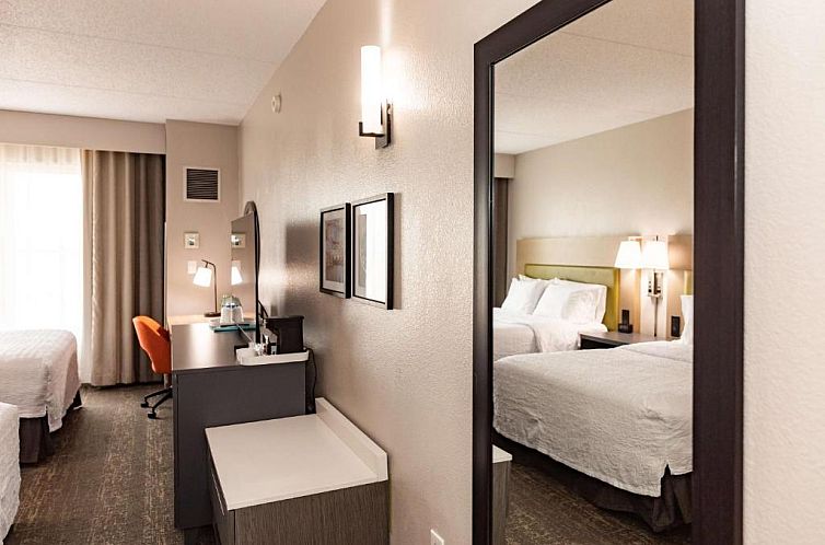 Country Inn & Suites by Radisson, Newark Airport, NJ