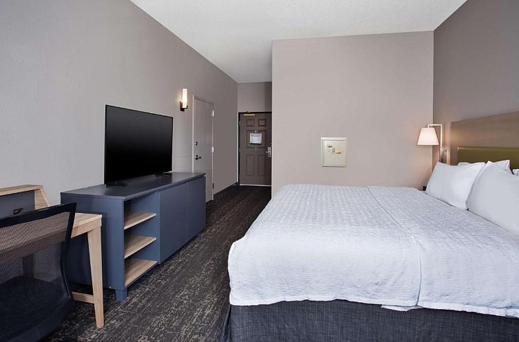 Country Inn & Suites by Radisson, Newark Airport, NJ