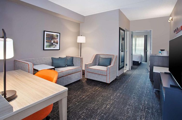 Country Inn & Suites by Radisson, Newark Airport, NJ