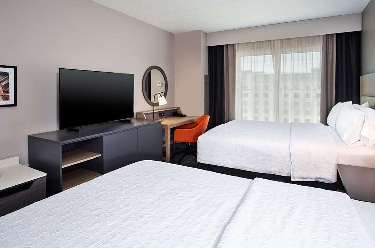 Country Inn & Suites by Radisson, Newark Airport, NJ