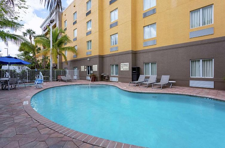 Hampton Inn & Suites - Fort Pierce