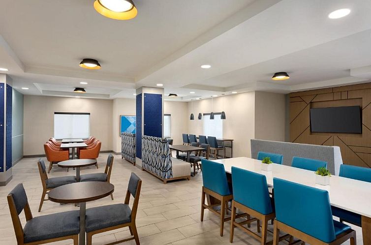 Holiday Inn Express Hotel & Suites Fort Pierce West, an IHG 