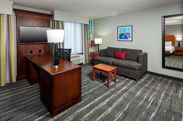 Hampton Inn & Suites Mobile I-65@ Airport Boulevard