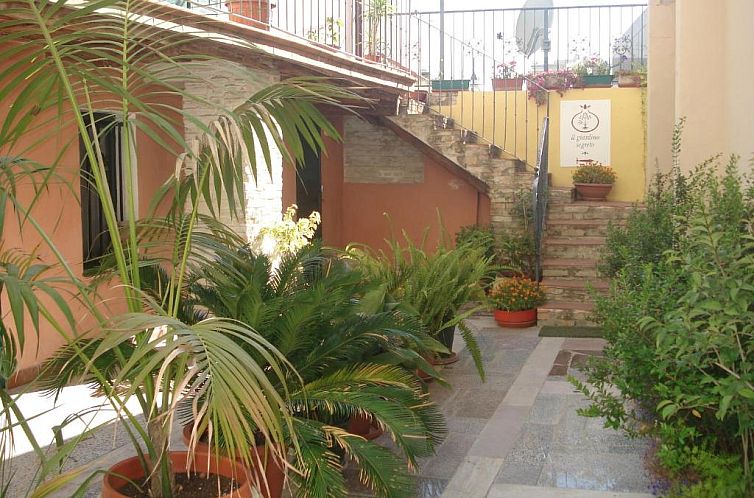 Guest House Il Giardino Segreto