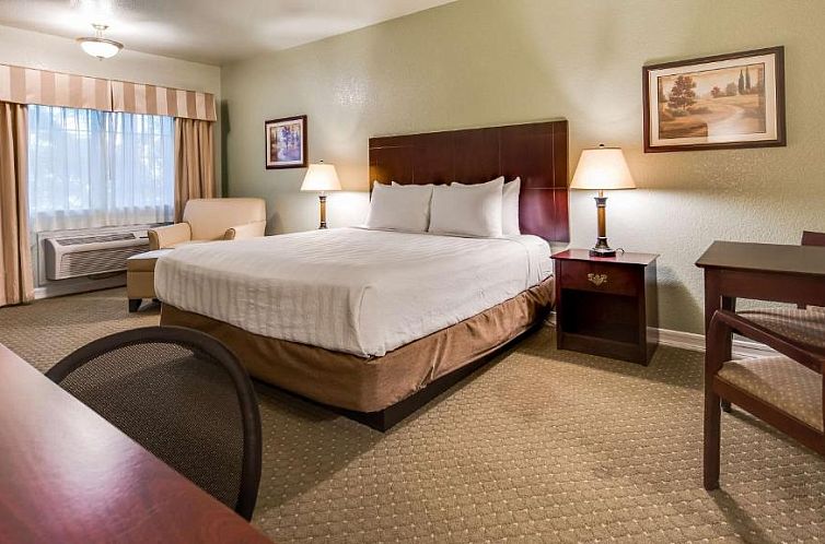 Best Western Plus Bayshore Inn