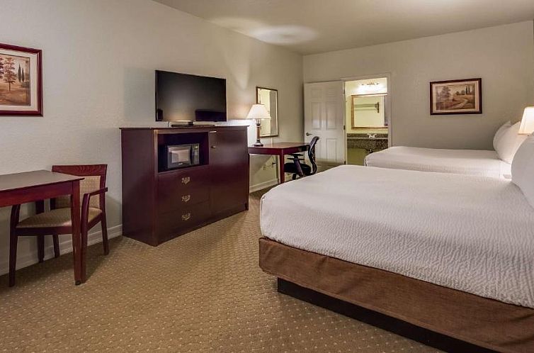 Best Western Plus Bayshore Inn