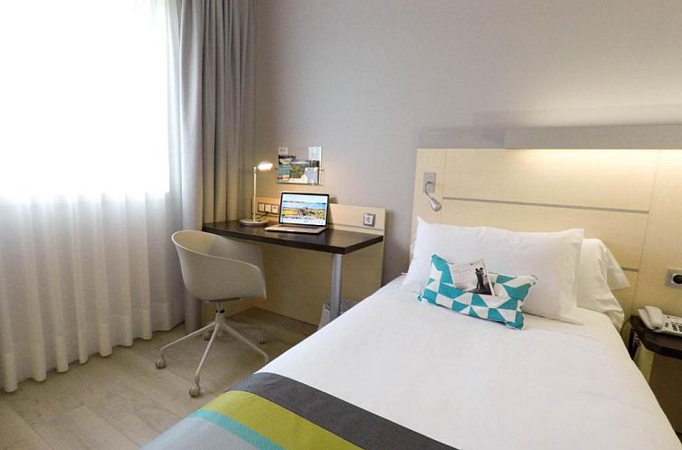 Holiday Inn Express Pamplona, an IHG Hotel