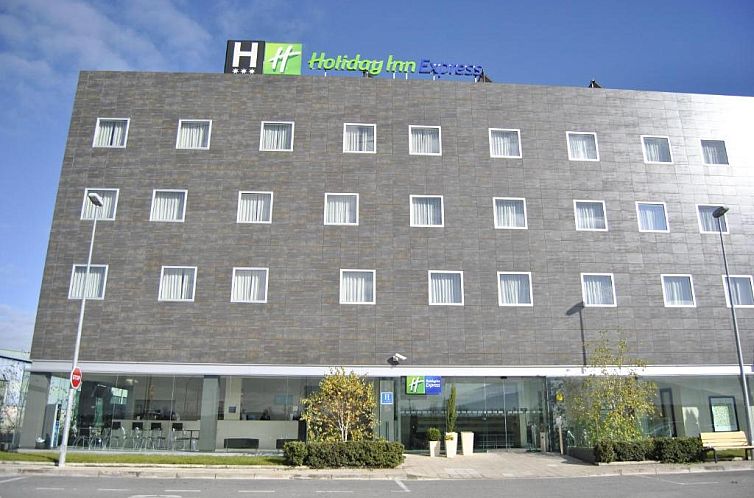 Holiday Inn Express Pamplona, an IHG Hotel