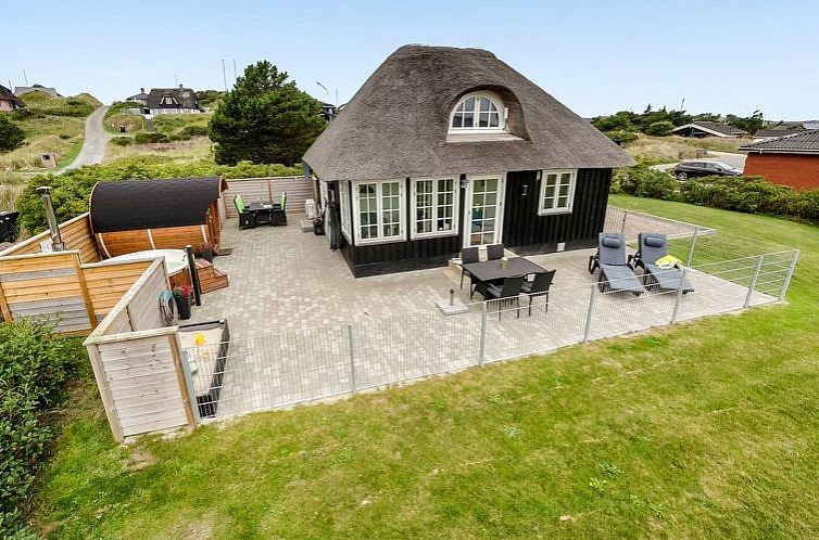 Vakantiehuis "Ulva" - 400m from the sea