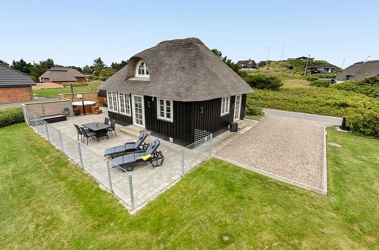 Vakantiehuis "Ulva" - 400m from the sea