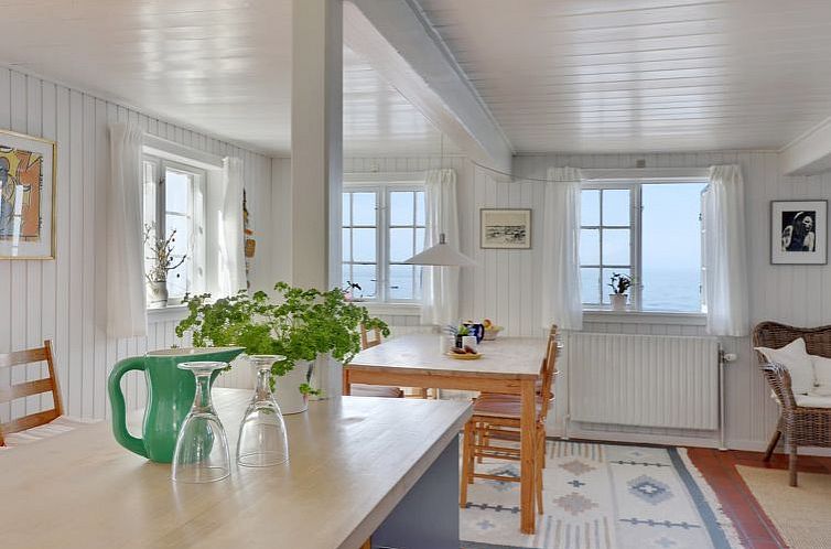 Vakantiehuis "Asgot" - 15m from the sea