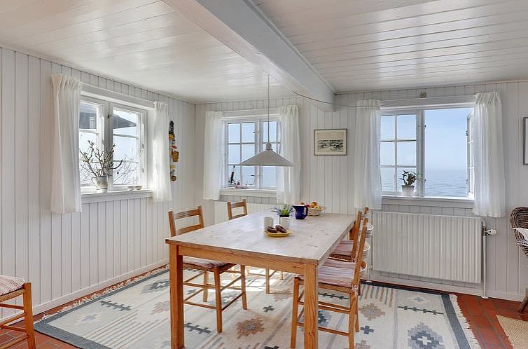 Vakantiehuis "Asgot" - 15m from the sea