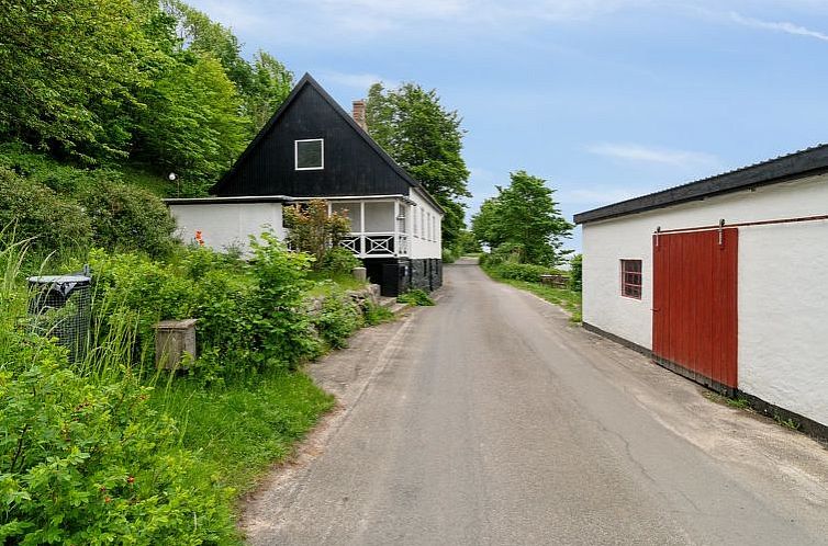 Vakantiehuis "Scarlet" - 5m from the sea