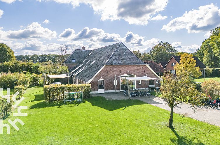 Heerlijke 15-persoons vakantieboerderij met gratis WiFi in