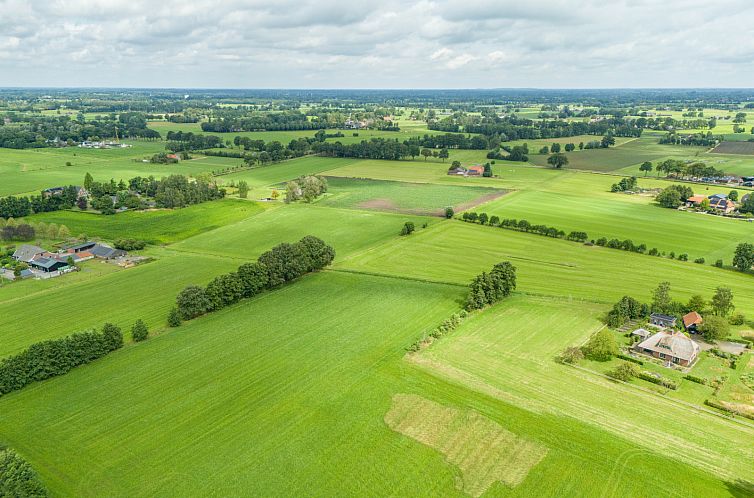 Sfeervolle 15-persoons vakantiehuiscombinatie in de