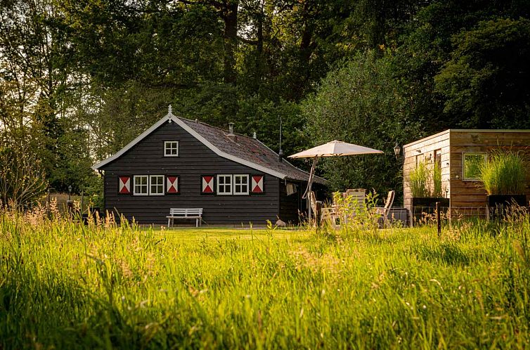 Sfeervol 4 persoons vakantiehuis, gelijkvloers met ligbad en