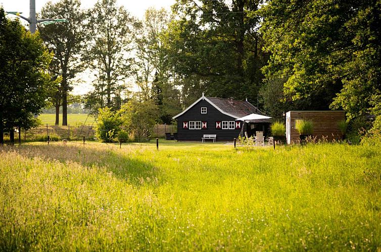 Sfeervol 4 persoons vakantiehuis, gelijkvloers met ligbad en