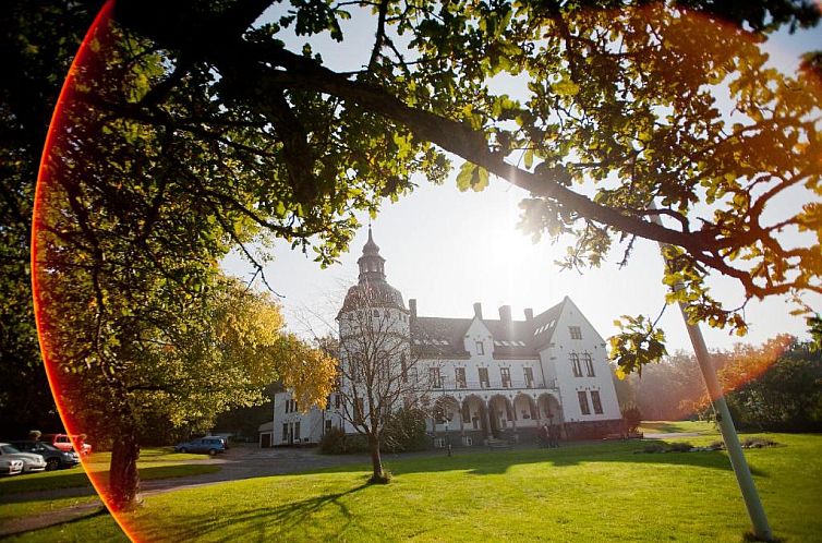 Hellidens Slott och Vandrarhem