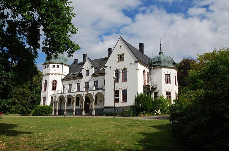 Hellidens Slott och Vandrarhem