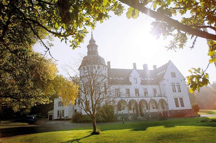 Hellidens Slott och Vandrarhem