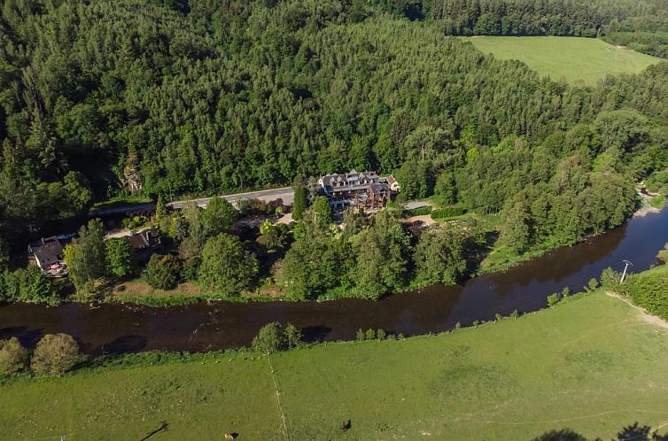 Logis Hostellerie De La Claire Fontaine