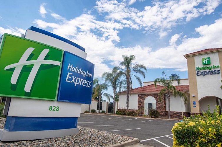 Holiday Inn Express Oakdale, an IHG Hotel