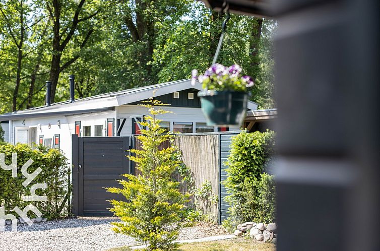 Gezellige 2 persoons chalet met bubbelbad en sauna op een