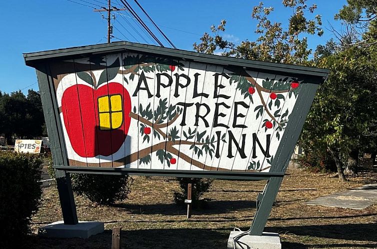 Apple Tree Inn