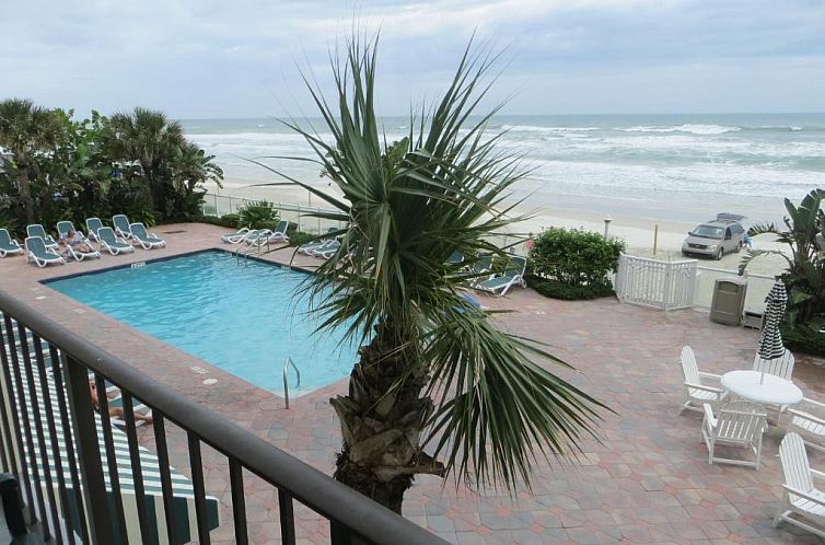 Days Inn by Wyndham Daytona Oceanfront