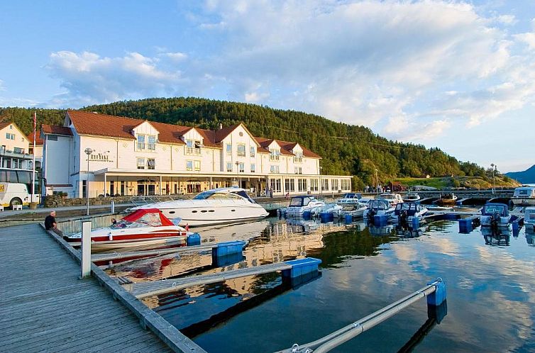 Ryfylke Fjordhotel og Basecamp