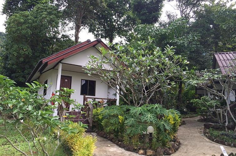 Baansanook Bungalows & Pool