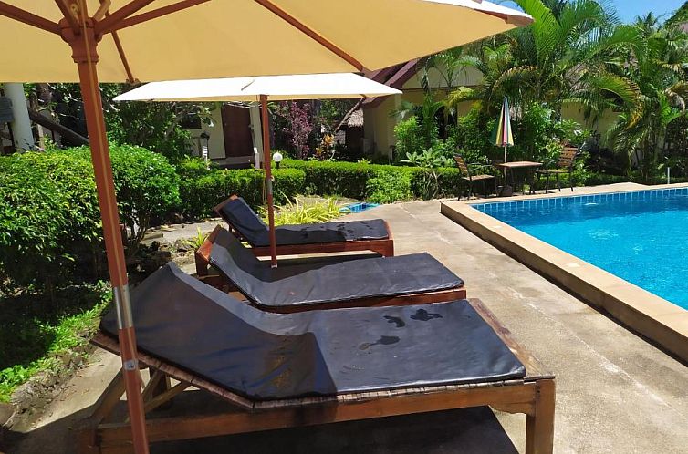 Baansanook Bungalows & Pool