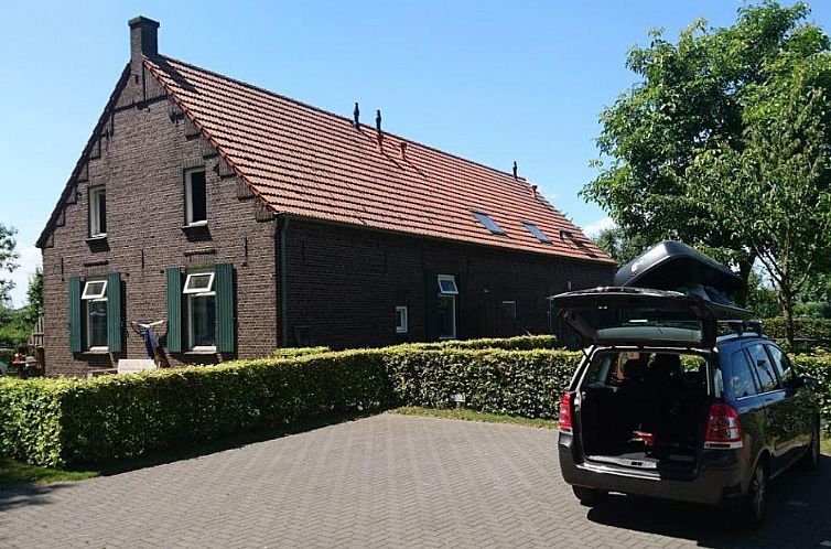 Modern ingerichte 6 persoons vakantiehuis gevestigd in een