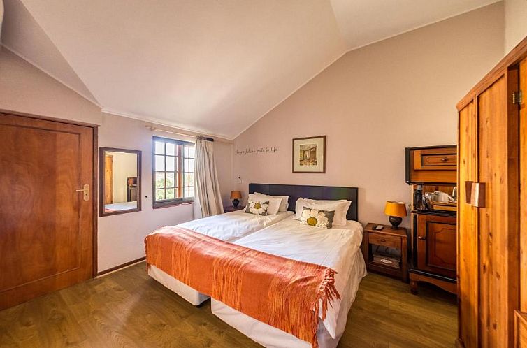 Winelands Villa Guesthouse and Cottages