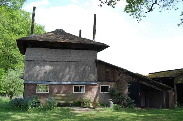 Knus tweepersoons hooiberg op landgoed Bleijendijk nabij