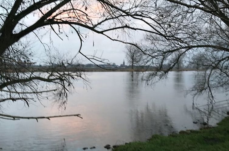 Huisje in Dieden