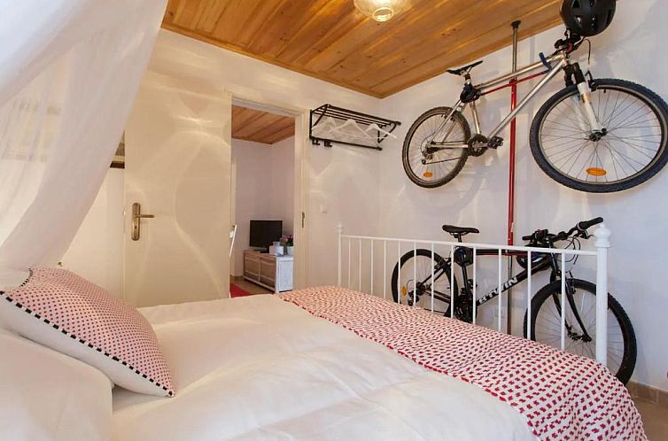 Alfama Charming Apt with 2 Free Bikes By TimeCooler