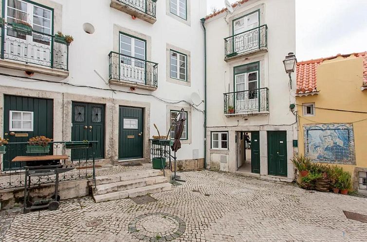 Alfama Charming Apt with 2 Free Bikes By TimeCooler