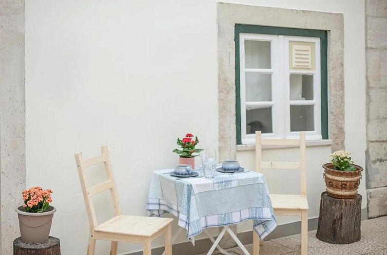 Alfama Charming Apt with 2 Free Bikes By TimeCooler